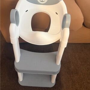 Kids Potty Trainer with Step and Armrests - White & Light Gray
